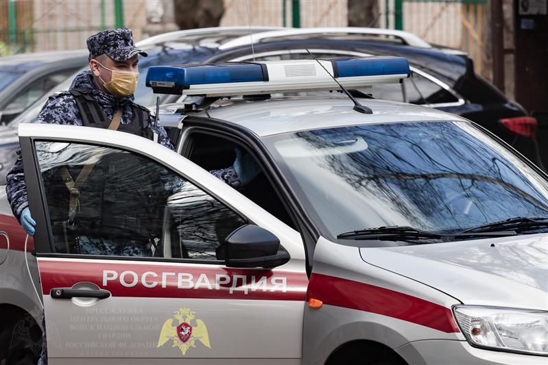 В Омске сотрудники Росгвардии задержали нетрезвого злоумышленника, нанесшего телесные повреждения медработнику