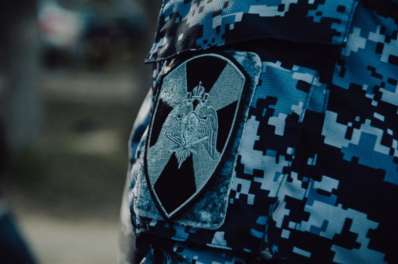 В Омской области сотрудники Росгвардии остановили автомобиль под управлением нетрезвого водителя