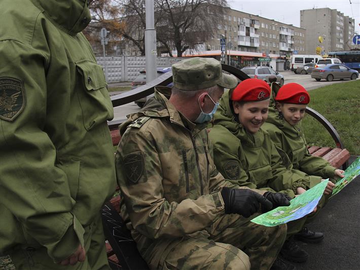 В Кузбассе юнгвардейцы нарисовали разведчиков