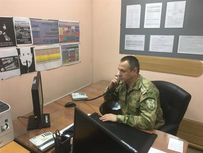 Офицер северского соединения Росгвардии провёл «прямую линию» по вопросам прохождения службы по контракту