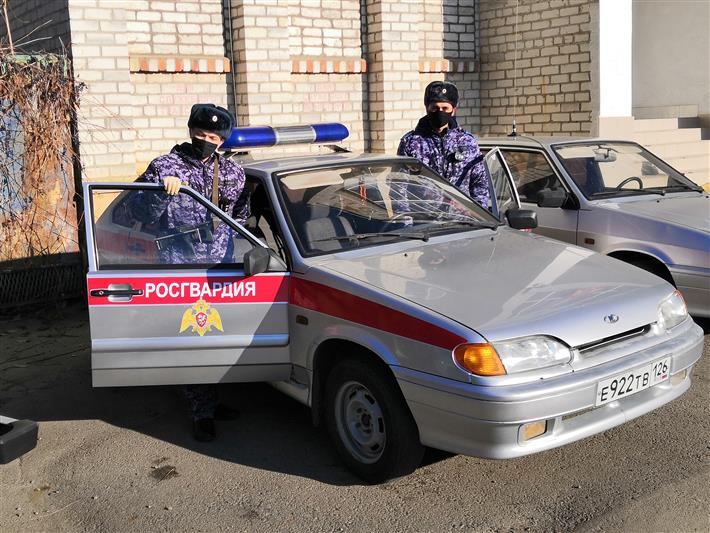 Виновник ДТП, пытавшийся скрыться с места происшествия, задержан сотрудниками Росгвардии в Невинномысске