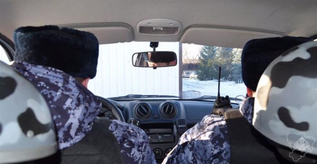 Под Волгоградом росгвардейцы задержали разыскиваемого за крупную кражу мужчину