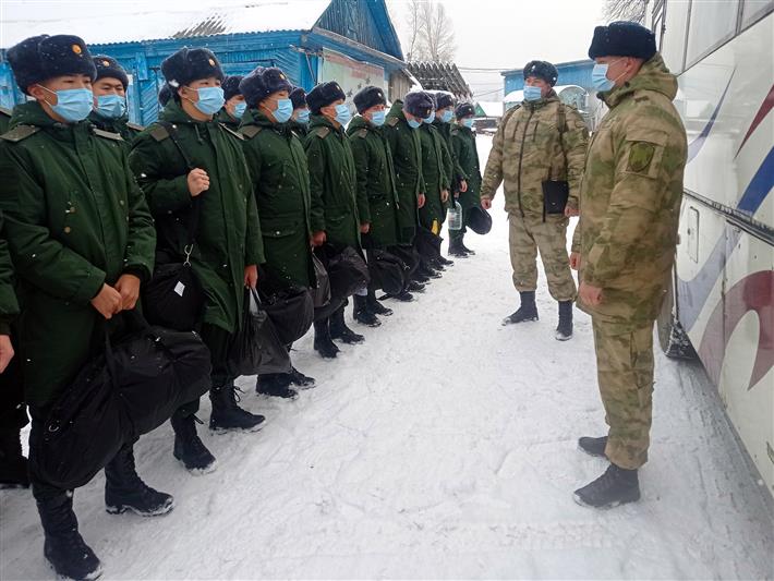 В Горно-Алтайске состоялась отправка призывников на службу в Росгвардию