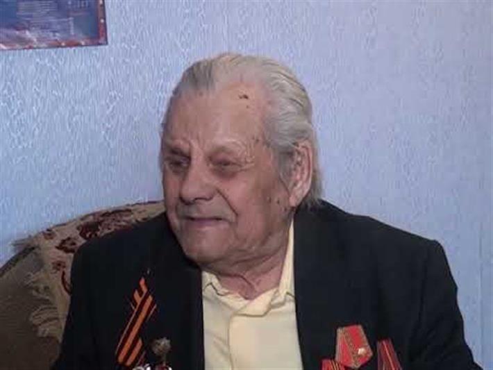 Росгвардейцы поздравили с 93-летием ветерана Великой Отечественной войны Петра Маклецова