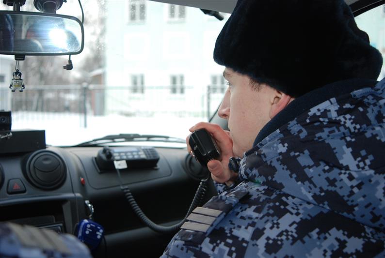 В Кирове росгвардейцами задержан подозреваемый в нападении на таксиста