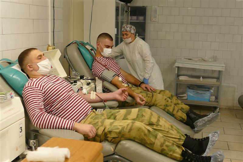В Омске росгвардейцы приняли участие в донорской акции