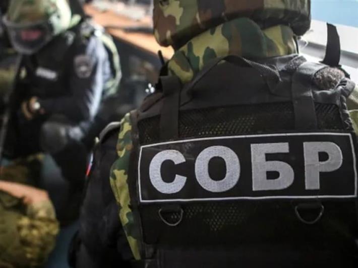 При участии СОБР Росгвардии в столице задержаны подозреваемые в грабеже