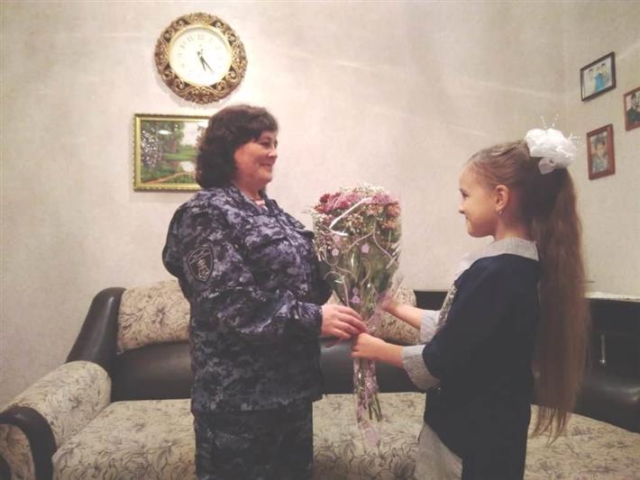 В Тюменской области проходит акция «Моя мама служит в Росгвардии»