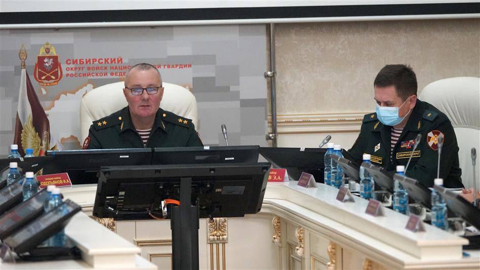 Командующий Сибирским округом Росгвардии генерал-лейтенант Николай Марков провёл итоговый военный совет