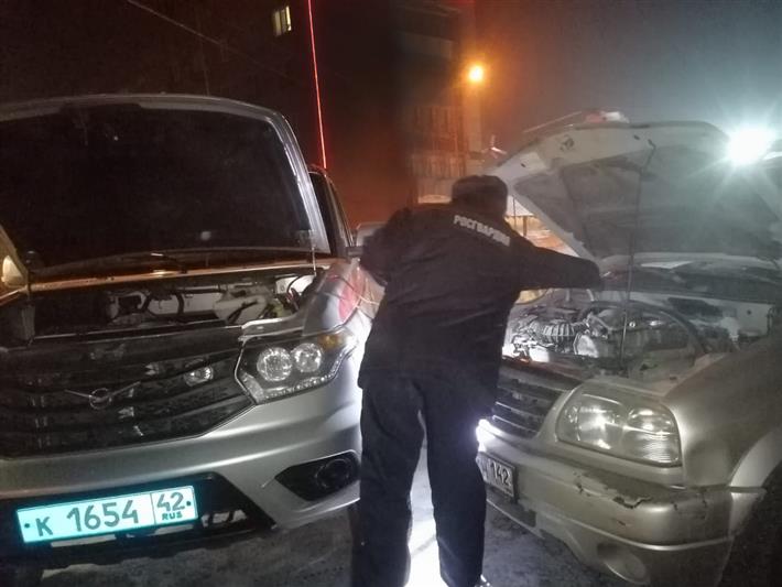 Росгвардейцы пришли на помощь жительнице Кузбасса, попавшей в трудную дорожную ситуацию
