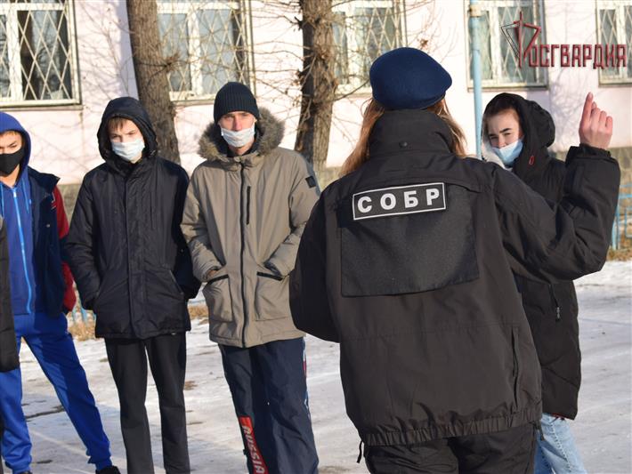 Совместная акция Росгвардии и ГИБДД проведена в детском социальном учреждении в Иркутске (фото, видео)