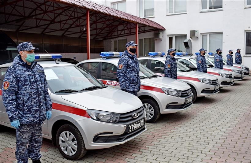 Новые патрульные автомобили получили сотрудники Росгвардии в Крыму