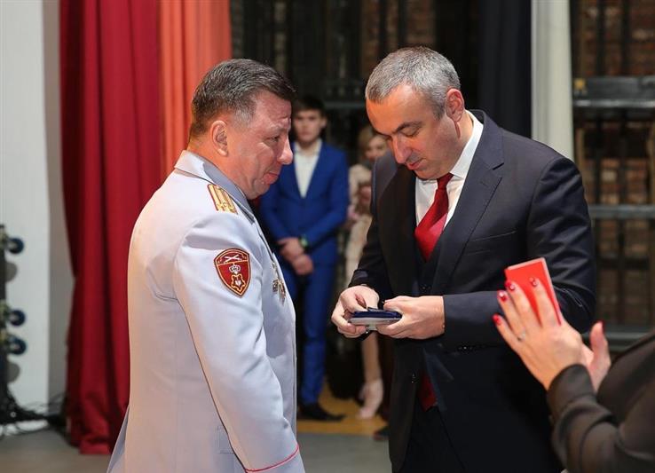 В Ленинградской области начальник отдела вневедомственной охраны Росгвардии награжден знаком отличия «За заслуги перед городом Волховом»