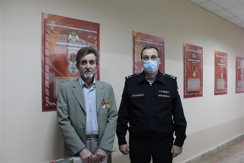 В День Героев Отечества в Саратове росгвардейцы встретились с кавалером ордена Мужества