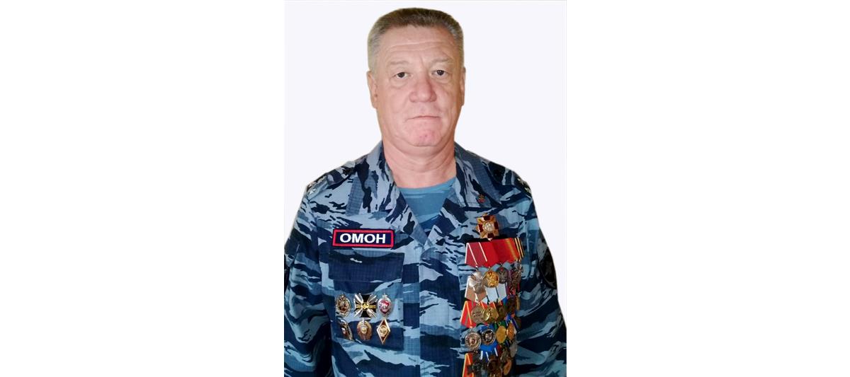 Донские росгвардейцы поздравили с юбилеем бывшего командира транспортного ОМОН