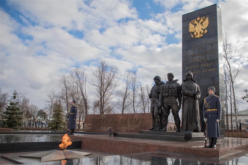 В Росгвардии почтили память боевых товарищей в День неизвестного солдата