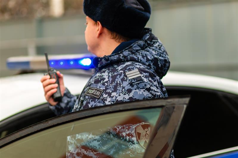 В Краснодаре росгвардейцы по горячим следам задержали мужчину по подозрению в разбойном нападении