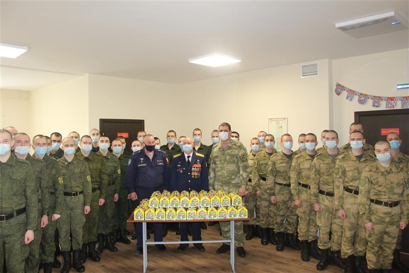 В Нижегородской области военнослужащих проходящих военную службу по призыву поздравили с Новым годом