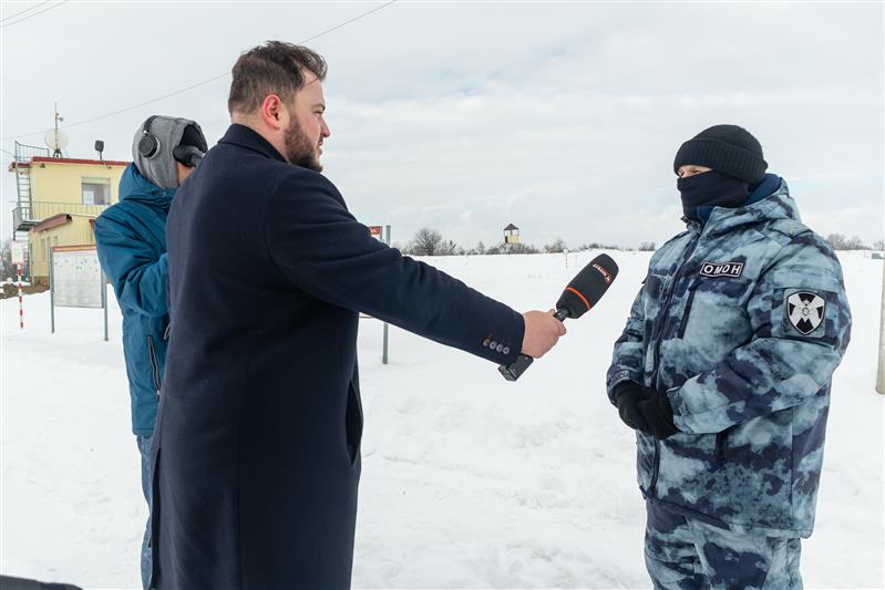 Журналисты регионального телеканала «Кубань 24» попробовали себя в роли взрывотехников ОМОН