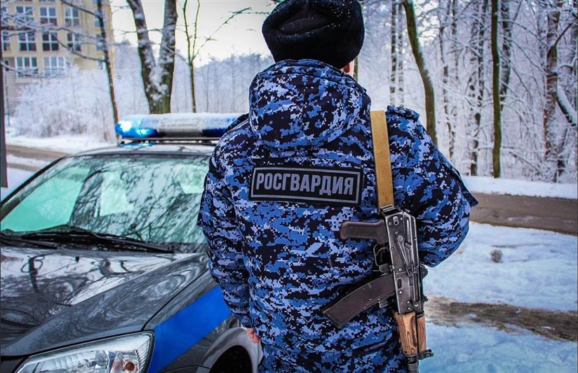 Сотрудники Росгвардии помогли потерявшей память саратовчанке вернуться домой