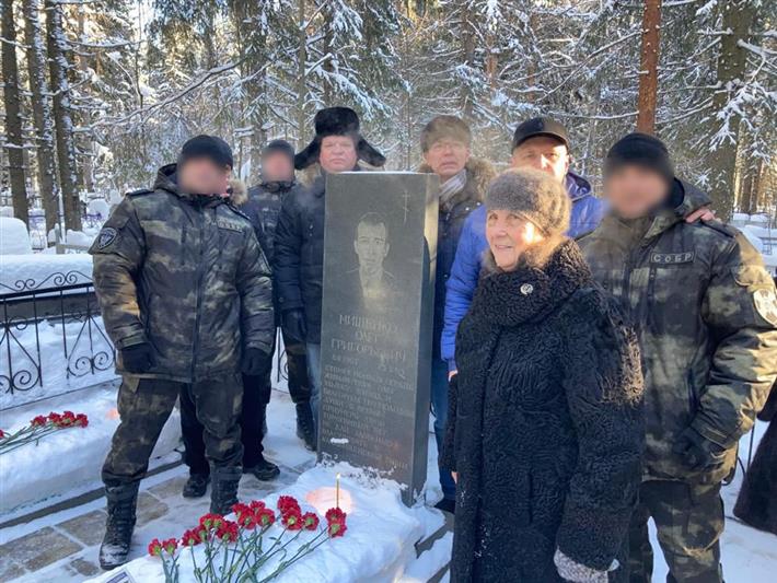 Сотрудники сыктывкарского СОБР почтили память сослуживца, погибшего при исполнении служебного долга