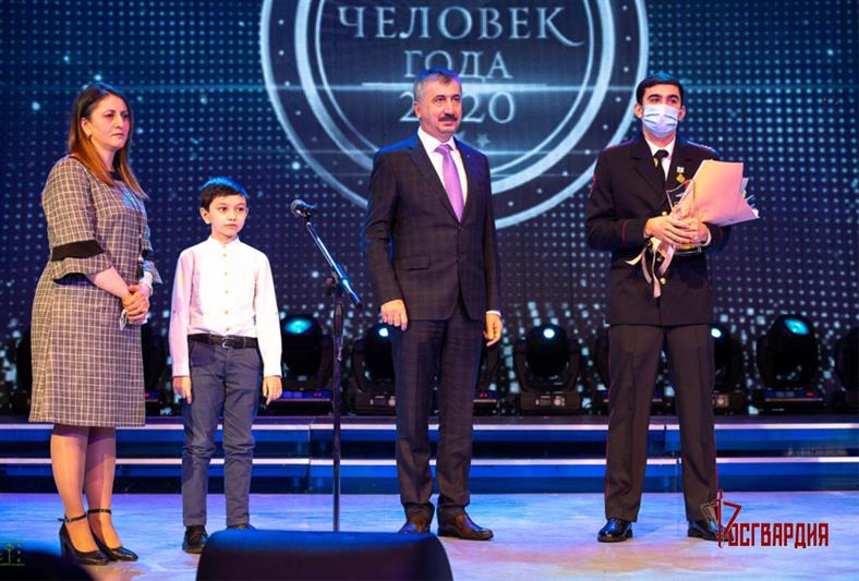 Росгвардеец из ЯНАО удостоен региональной премии «Человек года» (видео)