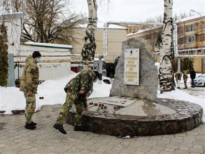 Сотрудники ставропольского ОМОН почтили память погибших сослуживцев