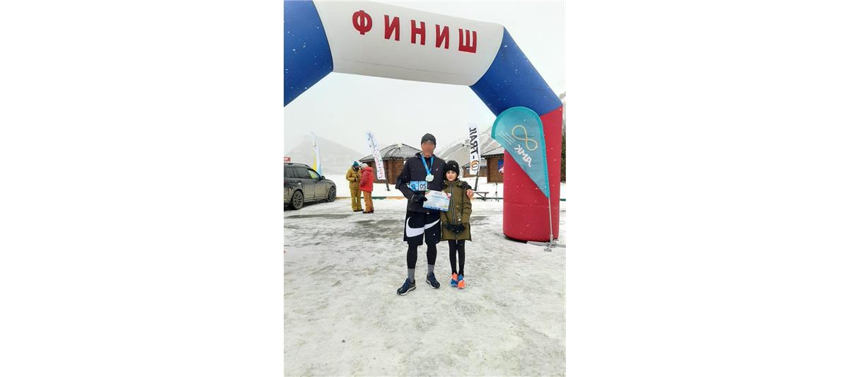 Сотрудник дагестанского СОБР с дочерью стали участниками высокогорного марафона