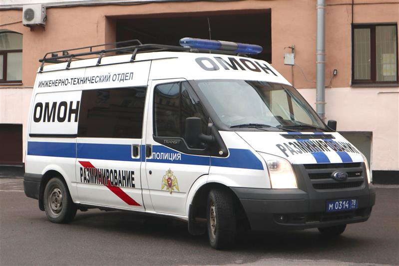 В Санкт-Петербурге взрывотехники ОМОН обследовали и обезвредили боеприпас времён войны