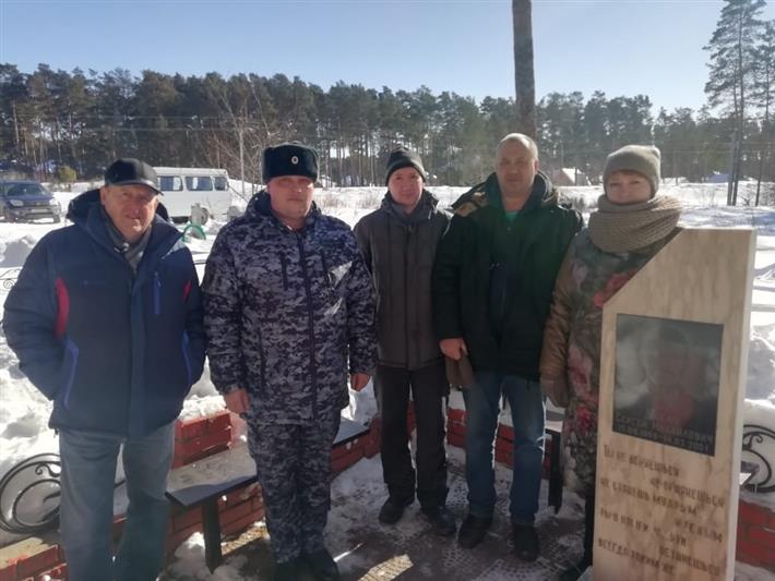 Новосибирские росгвардейцы почтили память сослуживца, погибшего при исполнении служебного долга