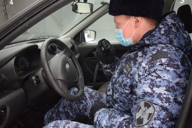 В Нижнем Новгороде сотрудники Росгвардии задержали мужчину причинившего ущерб карете скорой медицинской помощи