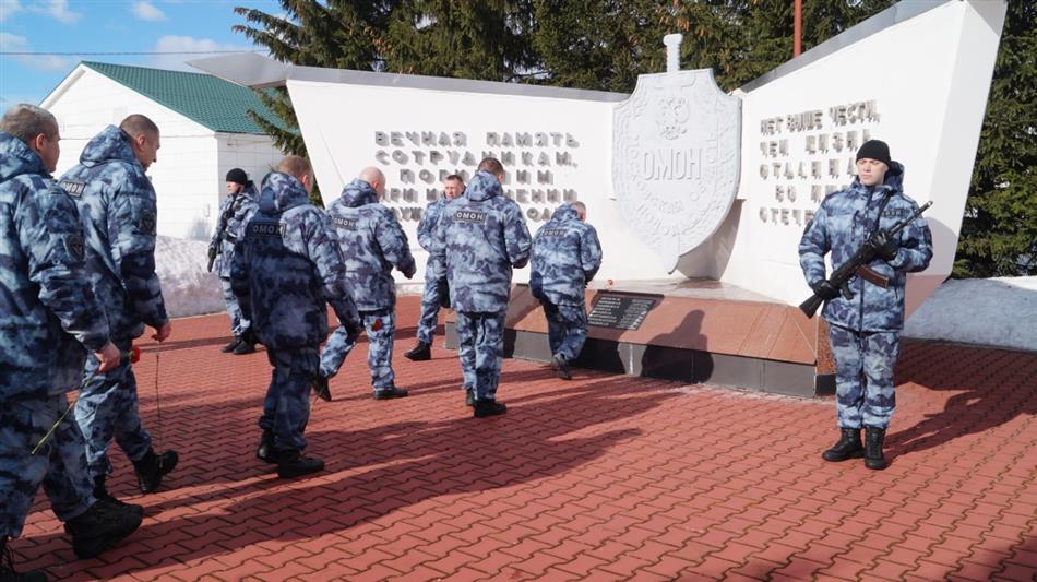 В Подмосковье почтили память погибших бойцов сергиево-посадского ОМОН