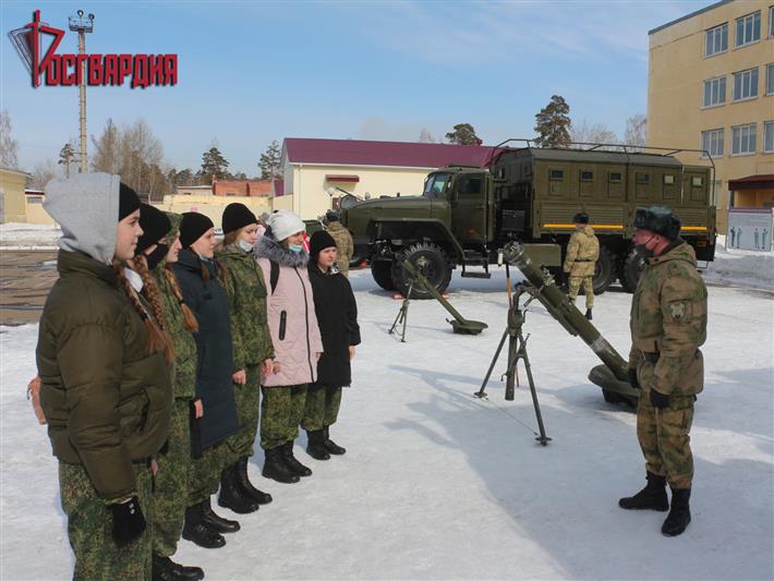 В рамках акции «Росгвардия исполняет мечты» детей с ограниченными возможностями здоровья познакомили со службой в ведомстве