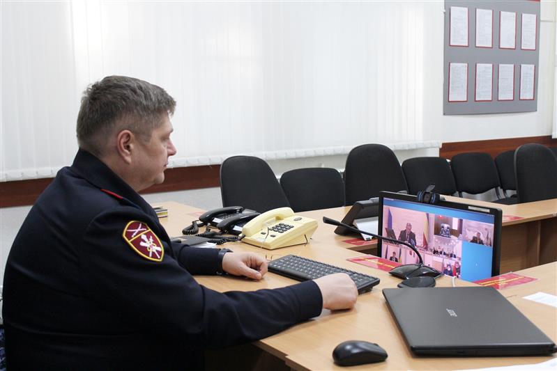 В Ростове-на-Дону начальник областного управления Росгвардии принял участие в заседании антинаркотической комиссии региона