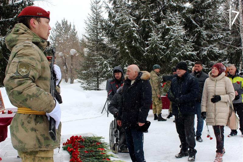 Военнослужащие отряда специального назначения «Ермак» почтили память сослуживцев, погибших при исполнении служебного долга