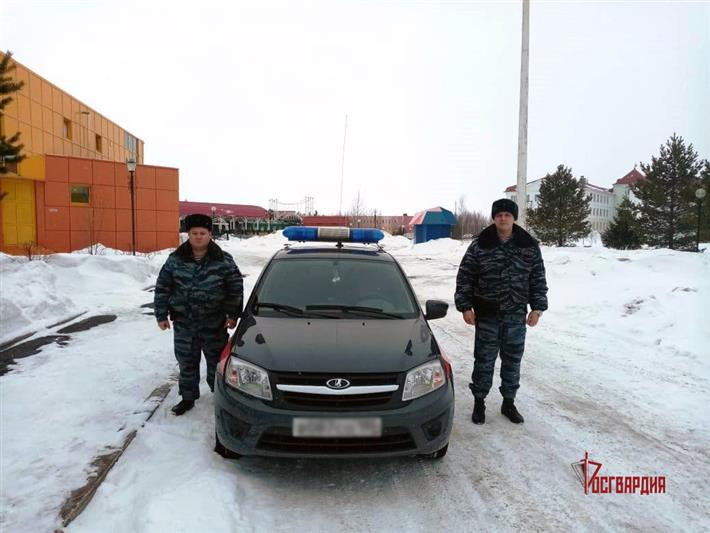 В Югре сотрудники Росгвардии по горячим следам задержали подозреваемого в угрозе убийством