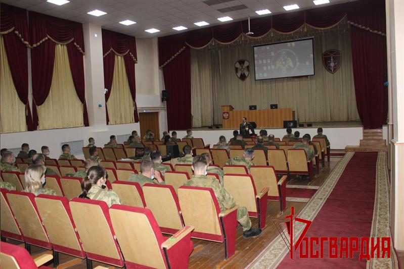 Военнослужащие калиновского соединения Росгвардии встретились с ветераном – ликвидатором последствий аварии на ЧАЭС