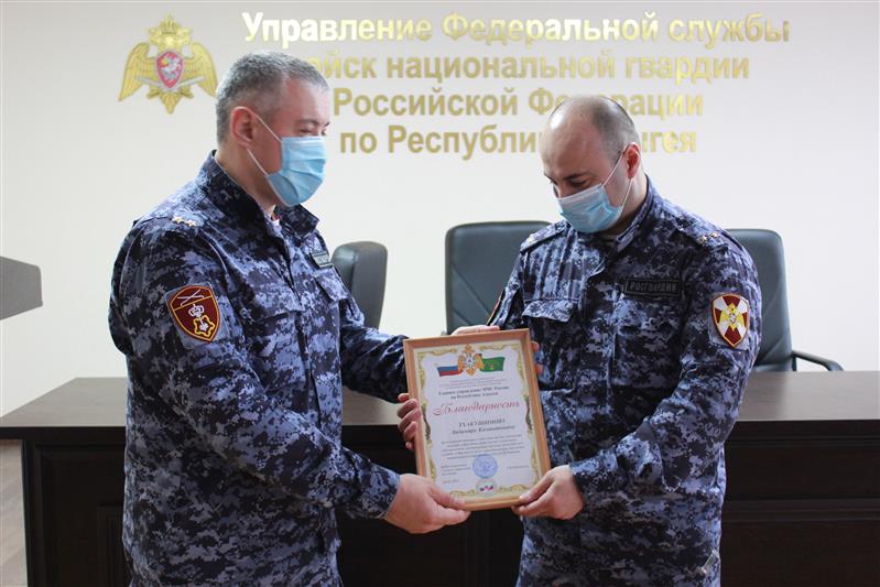 Офицер Росгвардии из Адыгеи отмечен благодарностью МЧС за спасение человека во время пожара