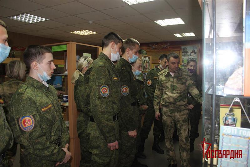 В головном полку калиновского соединения Росгвардии состоялся день открытых дверей для подшефных кадет