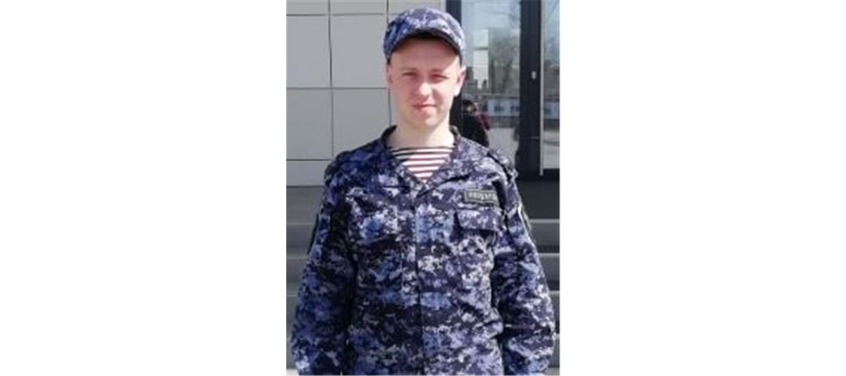 Сотрудник Росгвардии спас жительницу Воронежа от агрессивных бродячих собак