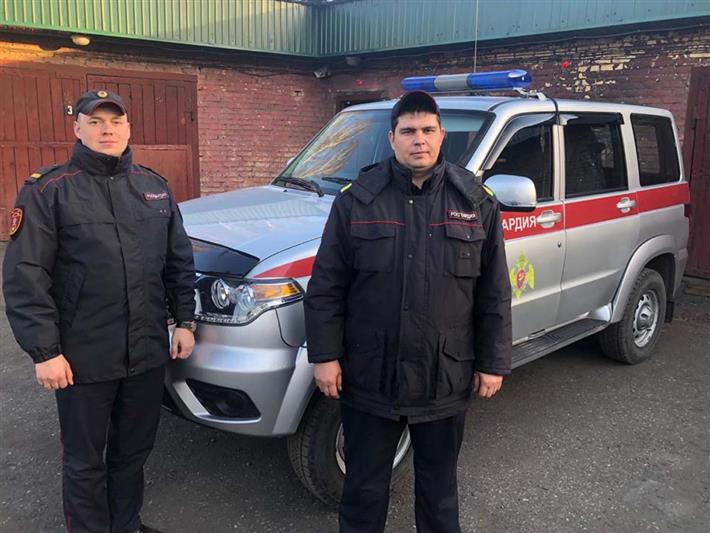 В Кузбассе росгвардейцы задержали подозреваемых в угоне автомобиля