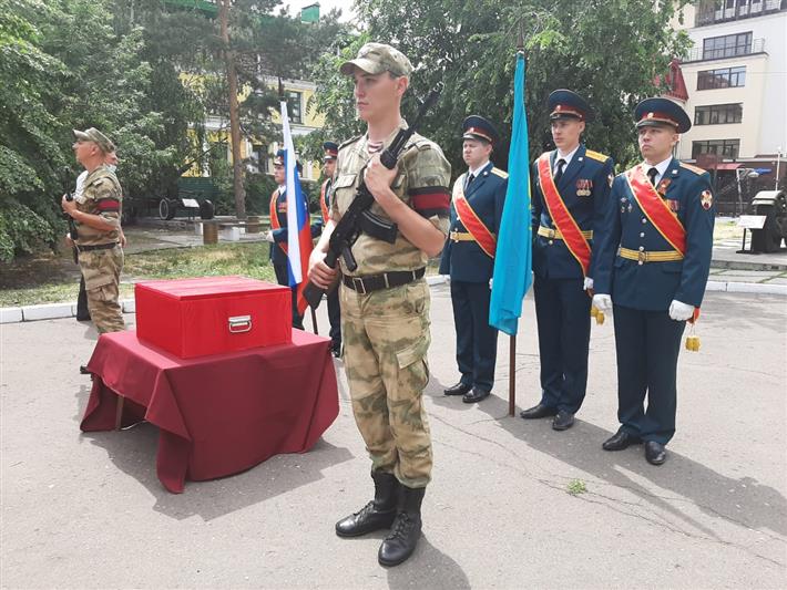 В Омске росгвардейцы приняли участие в церемонии передачи останков павшего красноармейца