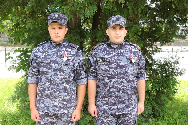 В Калуге сотрудники вневедомственной охраны Росгвардии награждены медалью «За спасение»