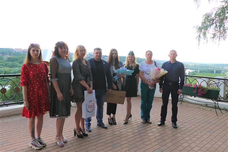 В Калуге росгвардейцы навестили семью сотрудника, погибшего при исполнении служебного долга