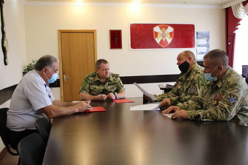 В Кабардино-Балкарии Росгвардия подписала соглашение о сотрудничестве с военно-патриотической организацией «Кавказский рубеж»