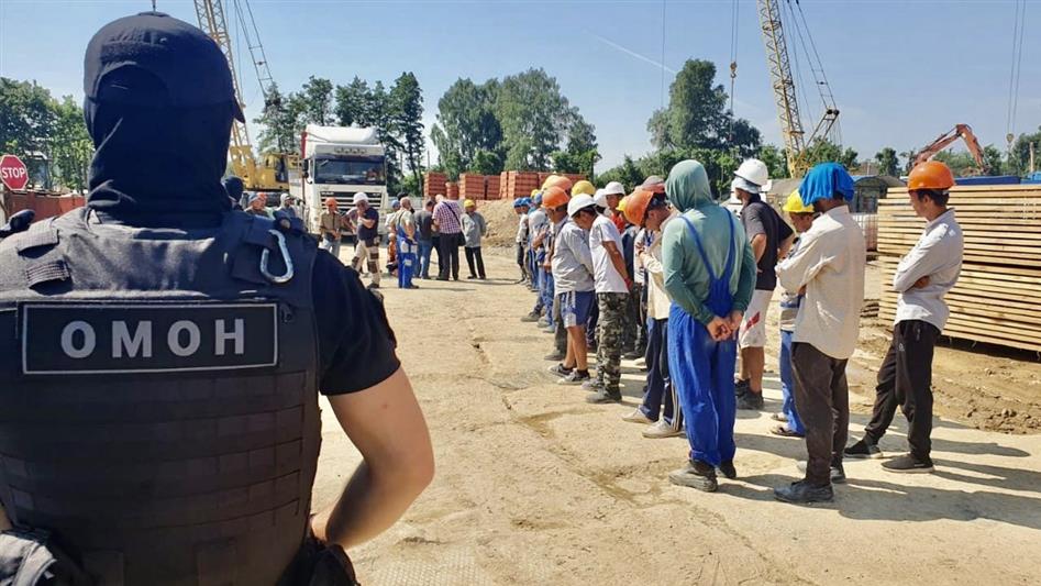 При поддержке ОМОН Росгвардии в Калининграде прошел рейд по соблюдению миграционного законодательства 