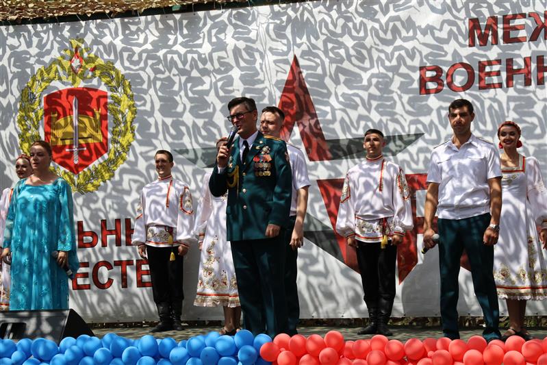 Ансамбль песни и пляски Северо-Кавказского округа Росгвардии выступил на форуме «Армия-2021» в Северной Осетии