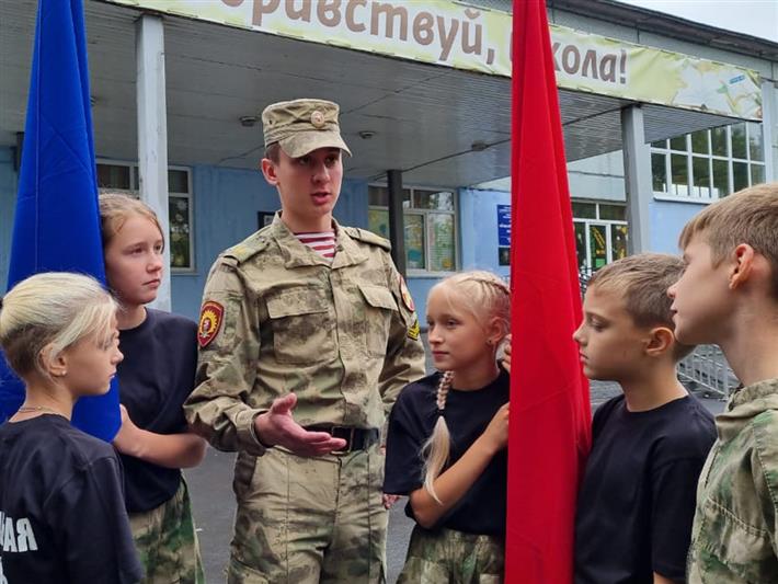 Воспитанник кузбасской Росгвардии рассказал школьникам про учебу в военном институте войск правопорядка