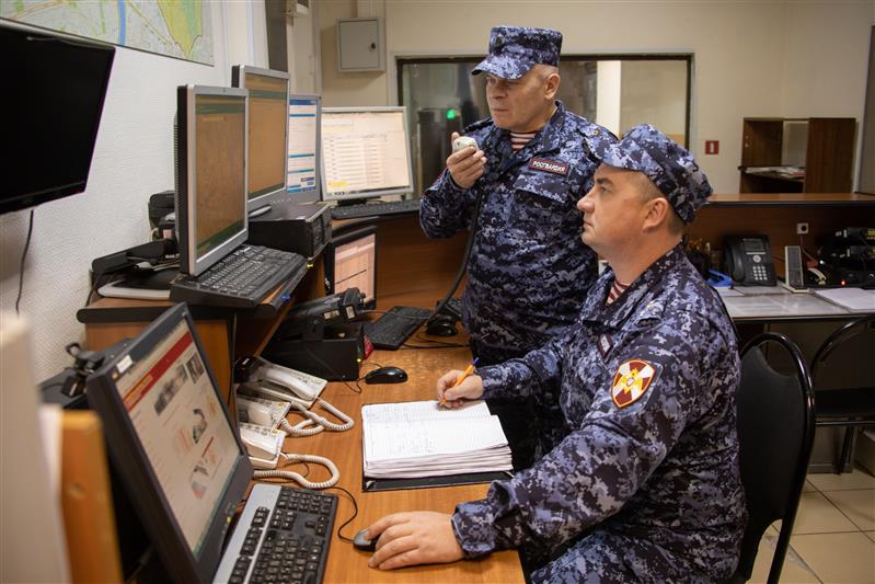Росгвардейцы оказали первую медпомощь пострадавшей в ДТП москвичке