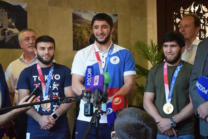 Спортсменов Росгвардии – чемпионов Олимпийских игр торжественно встретили в Дагестане